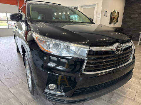 2015 Toyota Highlander for sale at Evolution Autos in Whiteland IN