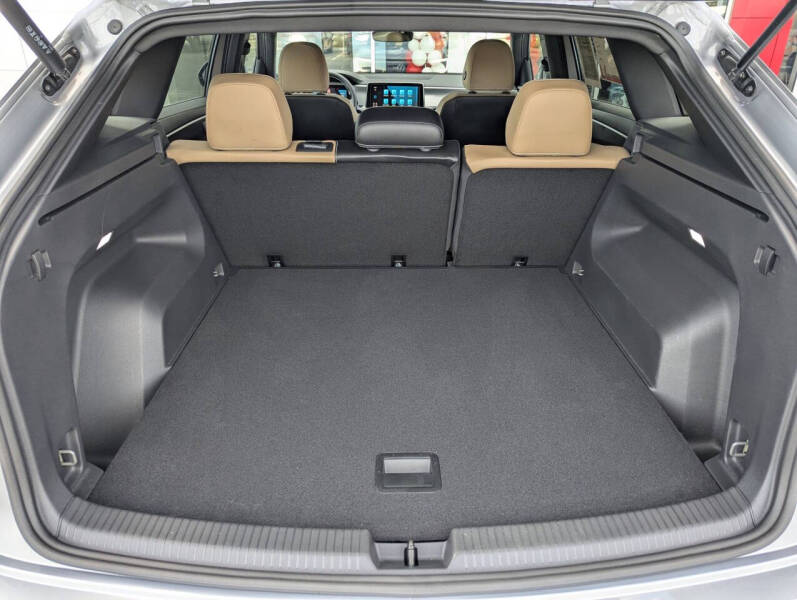 2024 Volkswagen Atlas Cross Sport SE 4Motion