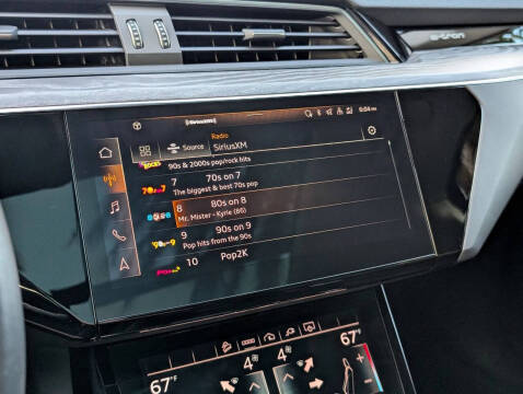 2021 Audi e-tron quattro Premium