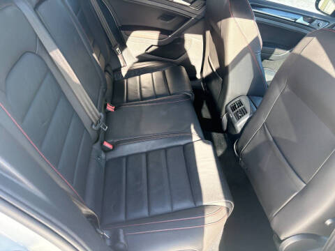 2017 Volkswagen Golf GTI SE