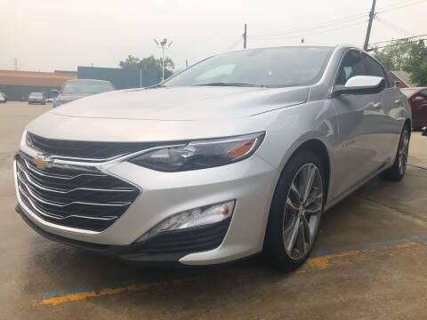 2022 Chevrolet Malibu for sale at Julian Auto Sales in Warren MI