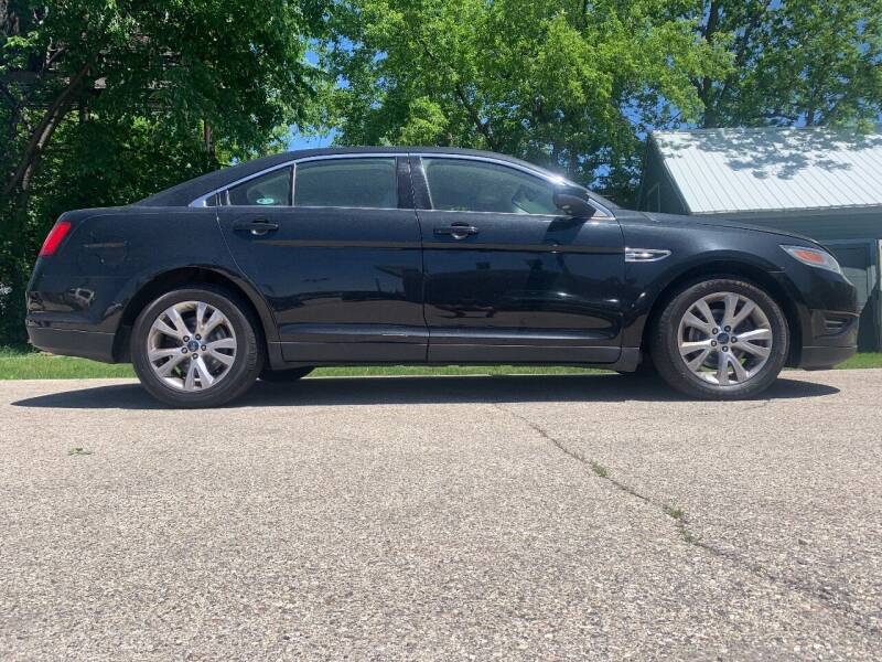 2011 Ford Taurus for sale at SMART DOLLAR AUTO in Milwaukee WI