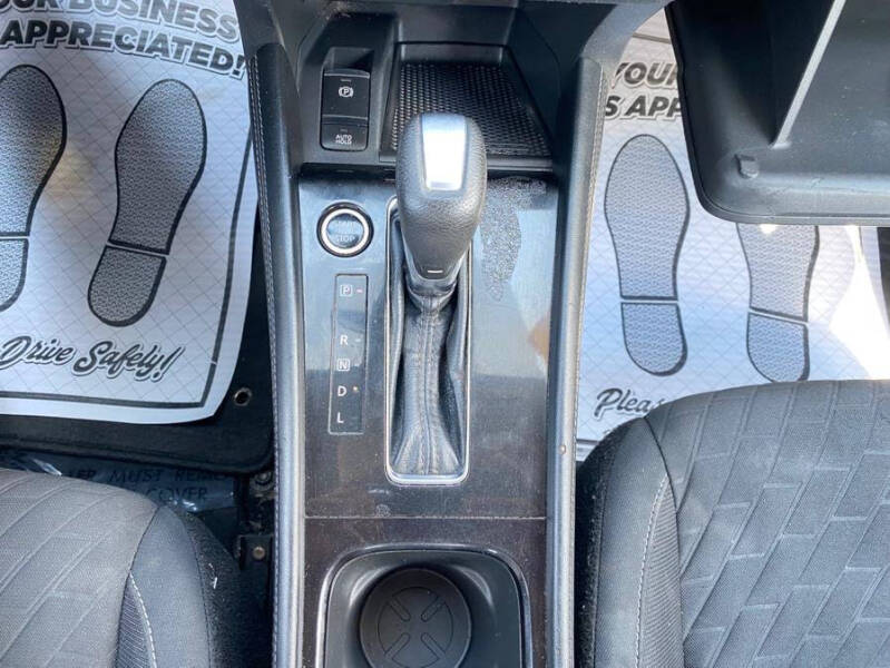 2022 Nissan Kicks SV