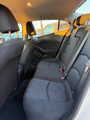 2016 Mazda MAZDA3 i Sport