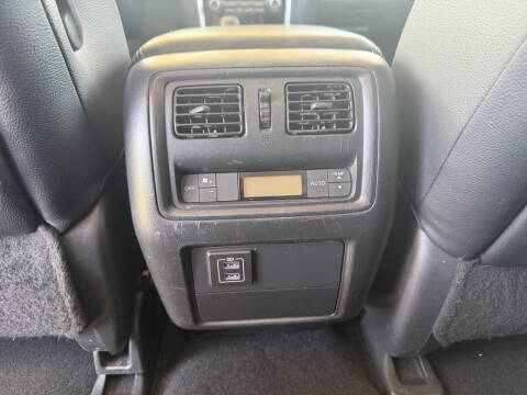 2018 Nissan Pathfinder SV