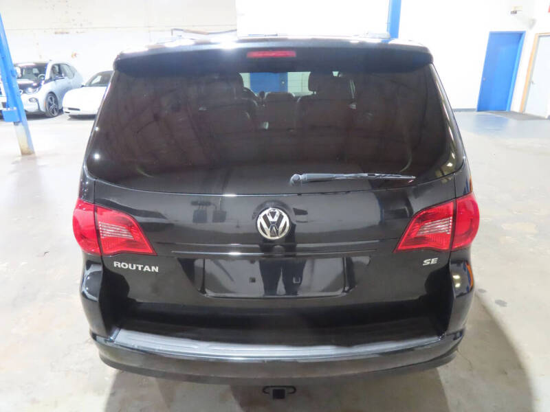 2012 Volkswagen Routan