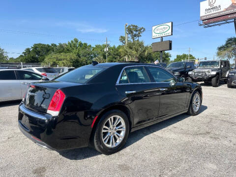 2017 Chrysler 300 C