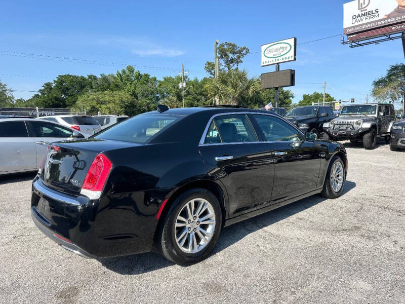2017 Chrysler 300 C