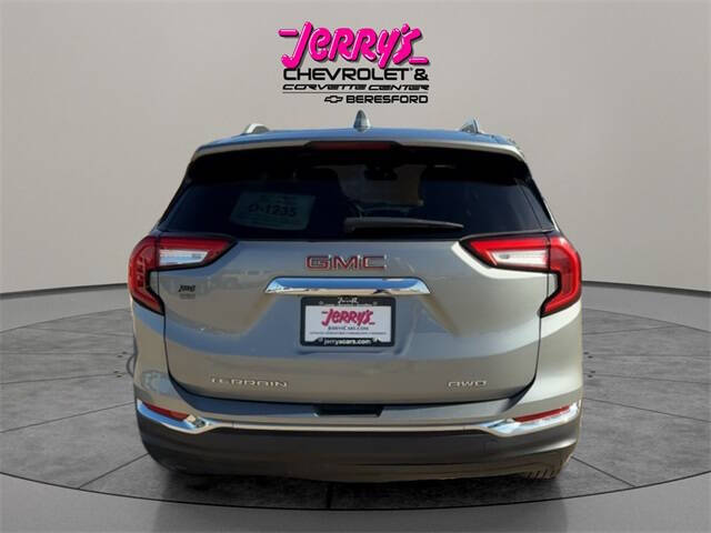 2024 GMC Terrain SLT