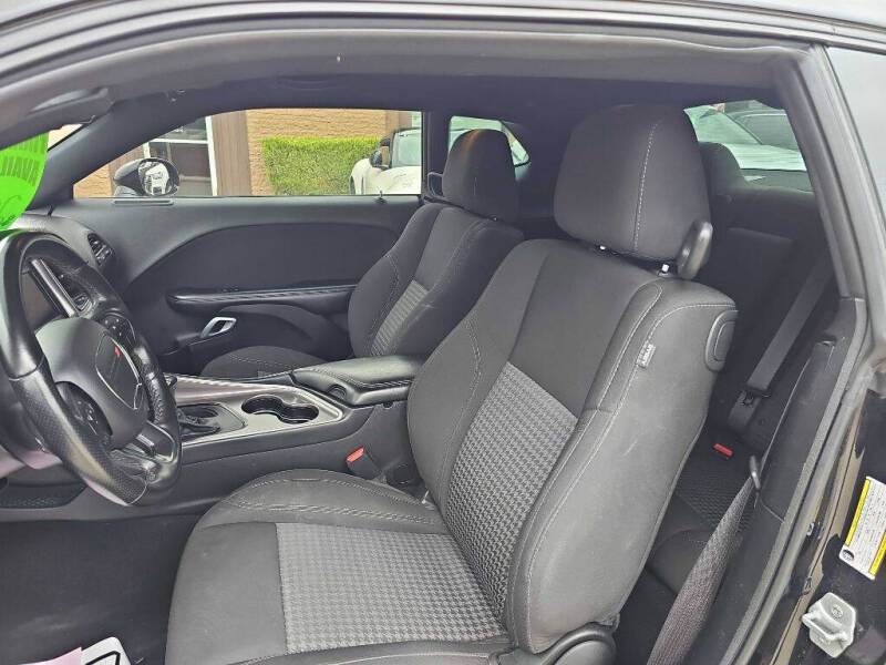 2022 Dodge Challenger SXT