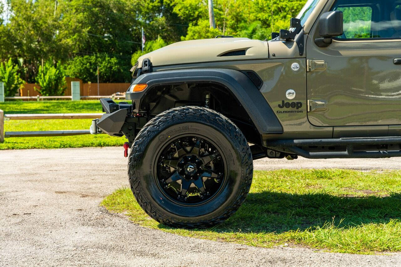 2020 Jeep Gladiator Pickup - $54,999