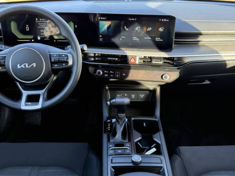 2025 Kia K5 LXS