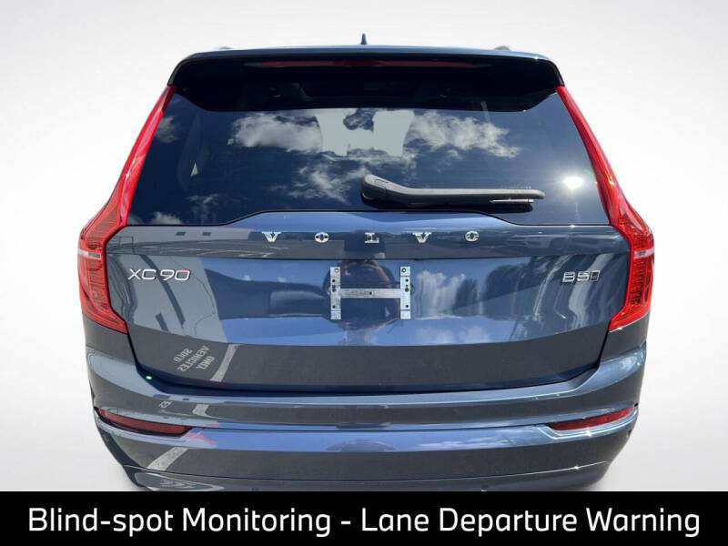 2023 Volvo XC90 B5 Core