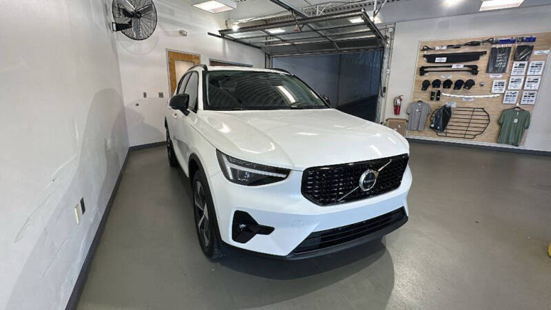 2026 Volvo XC40 B5 Plus