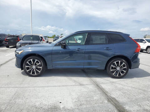2025 Volvo XC60 B5 Plus Dark Theme