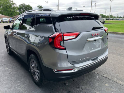 2024 GMC Terrain SLT