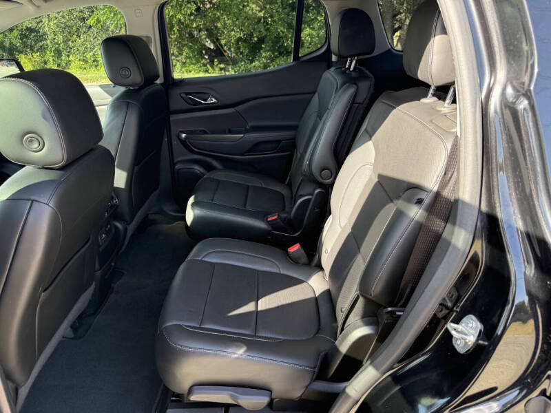 2020 GMC Acadia SLT