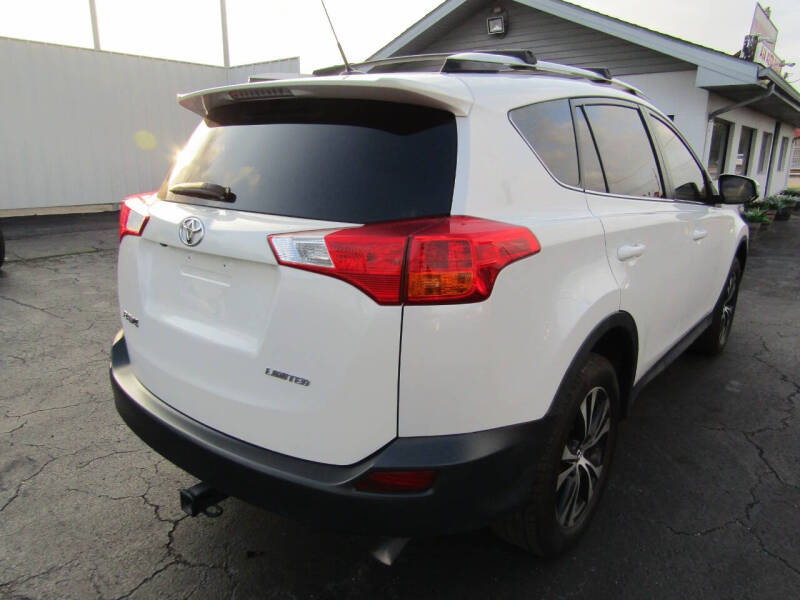 2015 Toyota RAV4 null photo 5