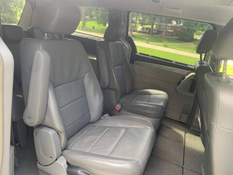 2009 Volkswagen Routan SEL