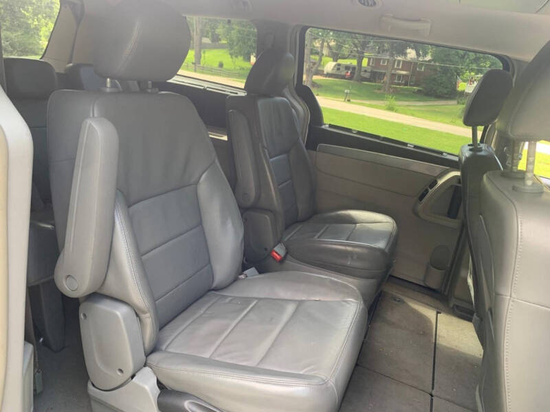 2009 Volkswagen Routan SEL