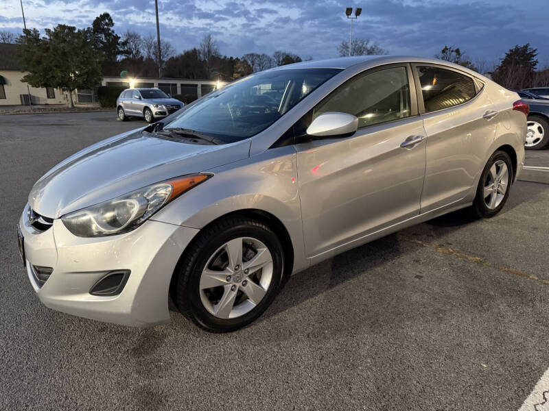 2011 Hyundai Elantra GLS's photo