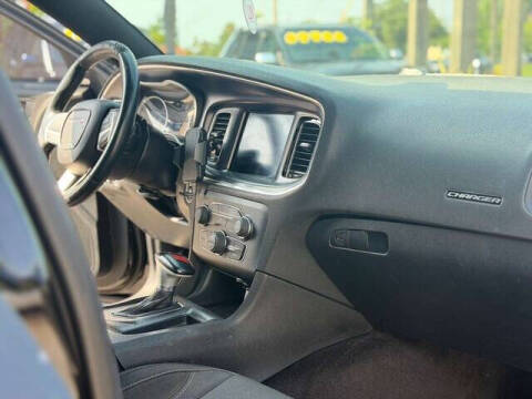 2017 Dodge Charger SXT