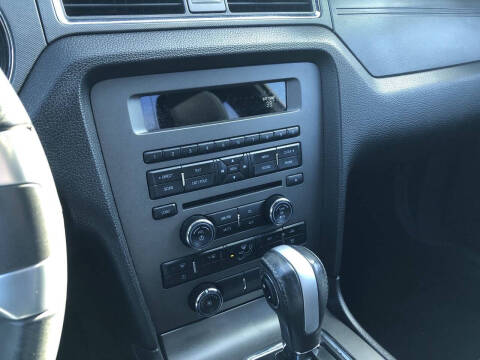 2014 Ford Mustang V6