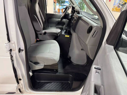 2012 Ford E-Series E-350 SD