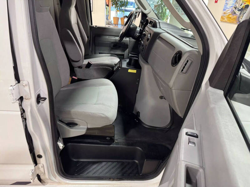 2012 Ford E-Series E-350 SD