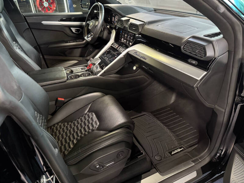 2020 Lamborghini Urus