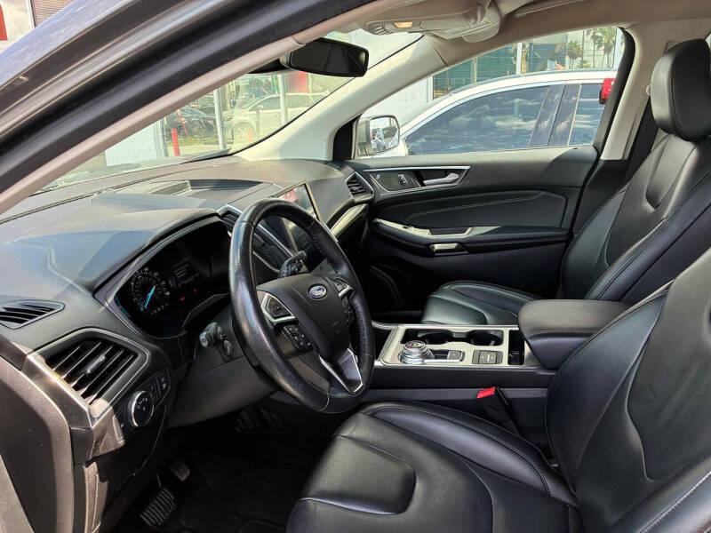 2022 Ford Edge Titanium