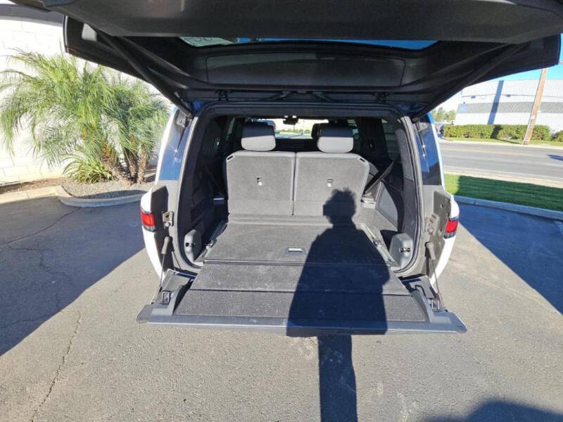 2022 Rivian R1S Launch Edition