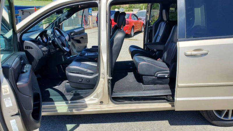 2014 Dodge Grand Caravan R/T