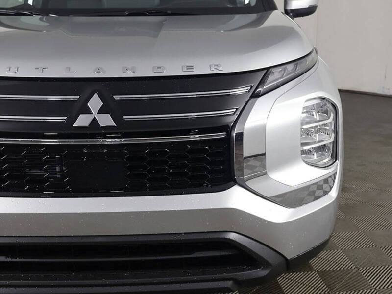 2026 Mitsubishi Outlander ES