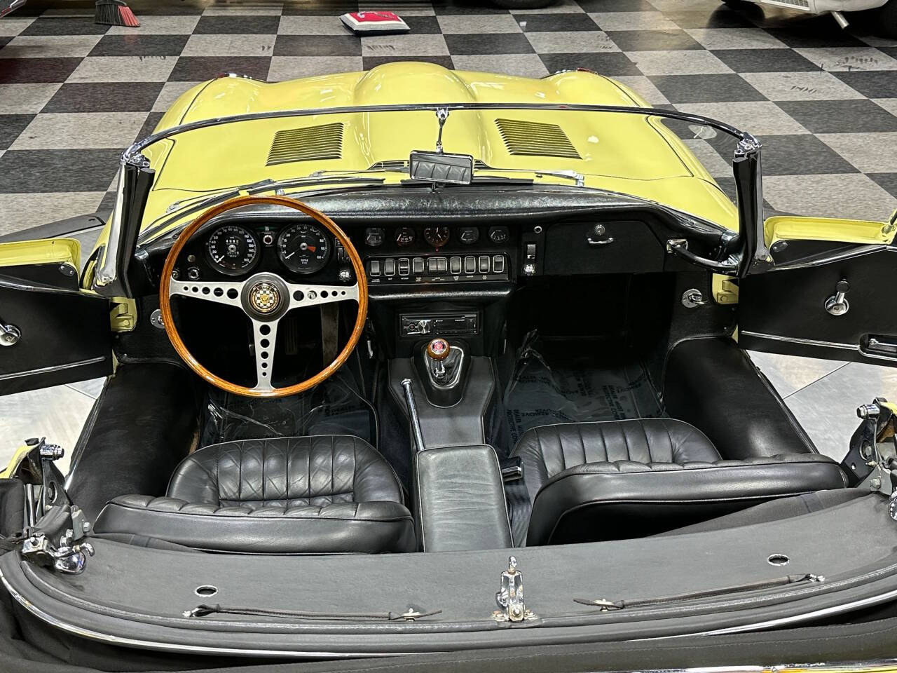 1968 Jaguar E-Type 40