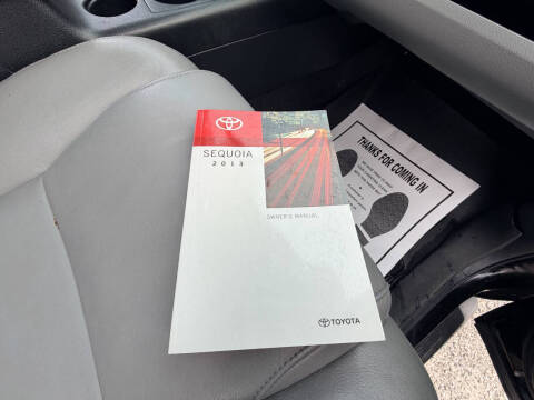 2013 Toyota Sequoia SR5