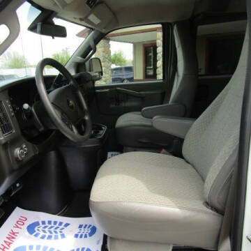 2025 Chevrolet Express LT 3500