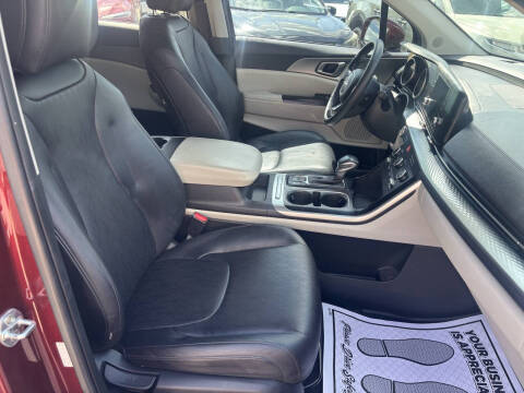 2023 Kia Carnival LX