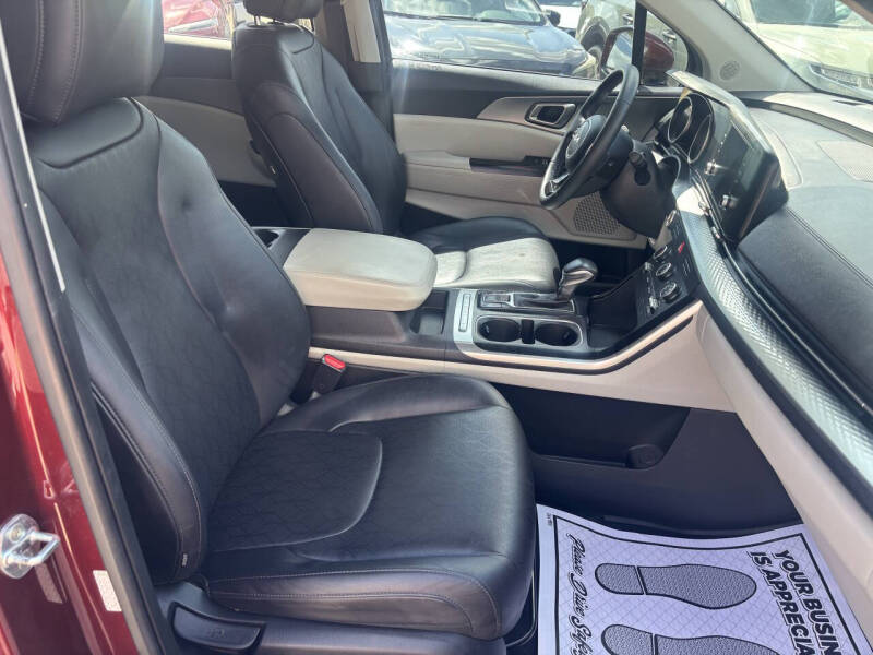 2023 Kia Carnival LX