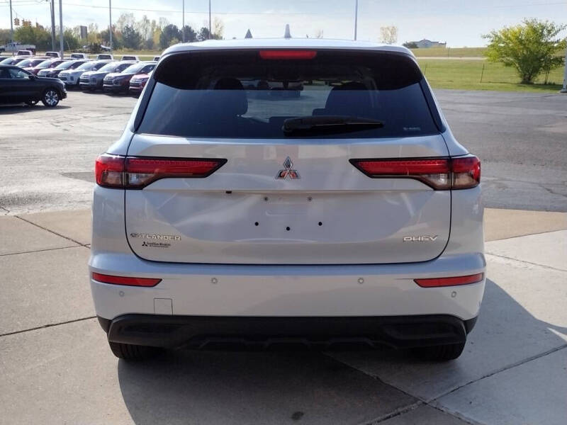 2023 Mitsubishi Outlander PHEV ES