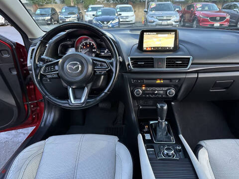 2018 Mazda MAZDA3 Grand Touring