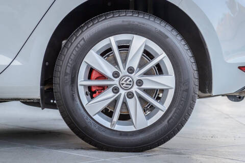 2016 Volkswagen Golf TSI S