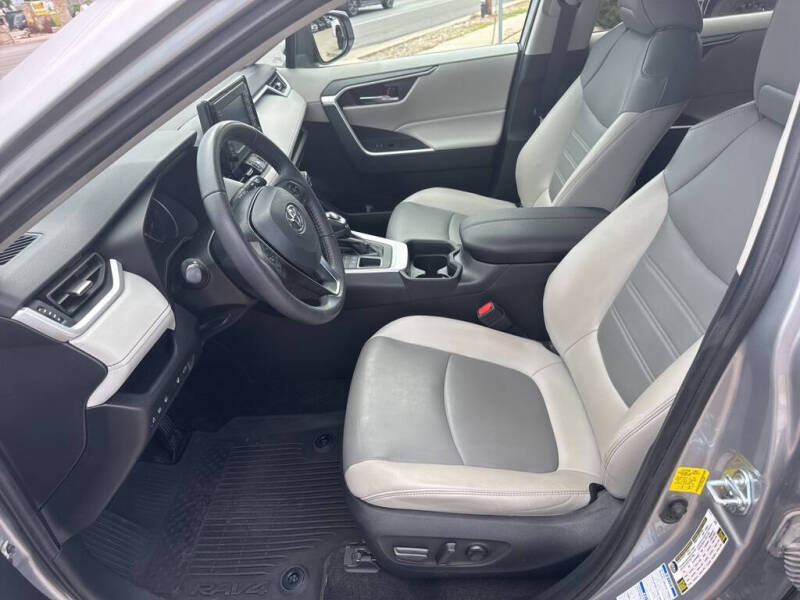 2021 Toyota RAV4 XLE Premium