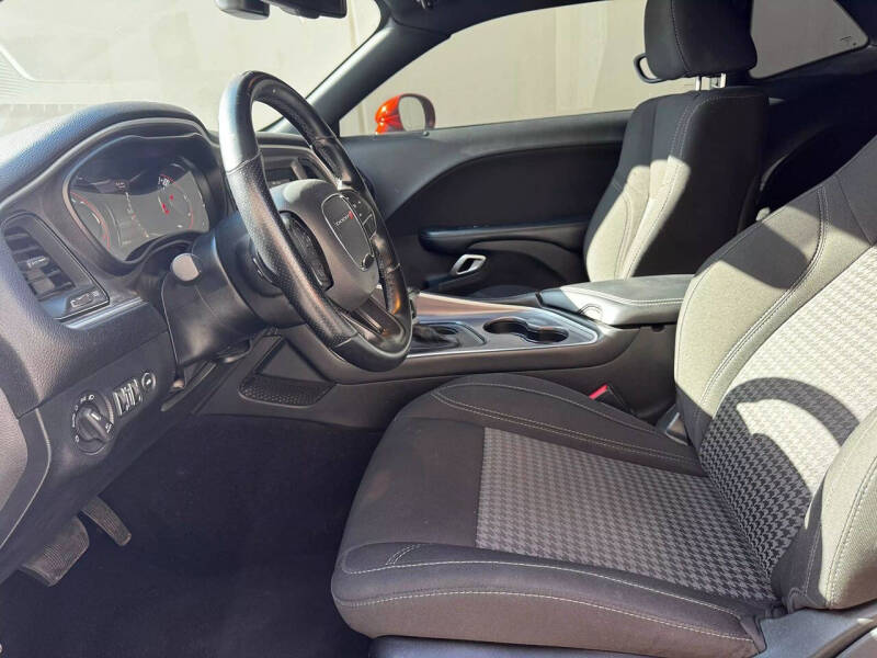 2021 Dodge Challenger SXT