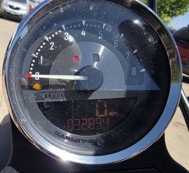 2011 HD XL1200N