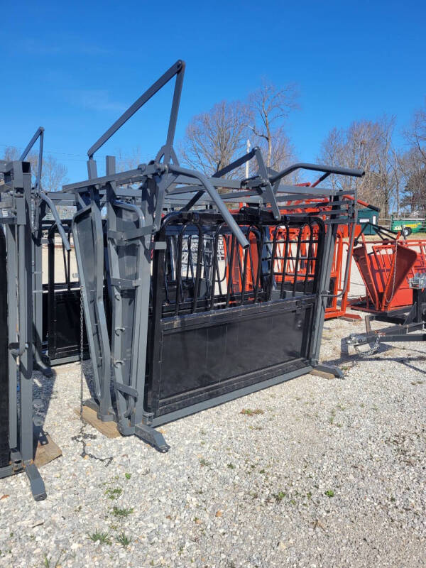 2025 Ponderosa Squeeze Chute Manual