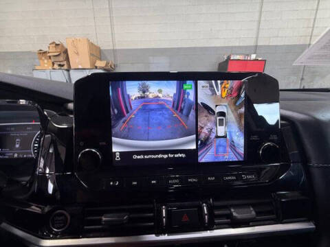 2022 Nissan Pathfinder SL