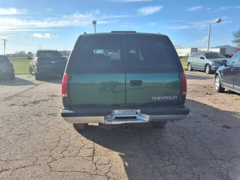 1999 Chevrolet Suburban K1500 LT