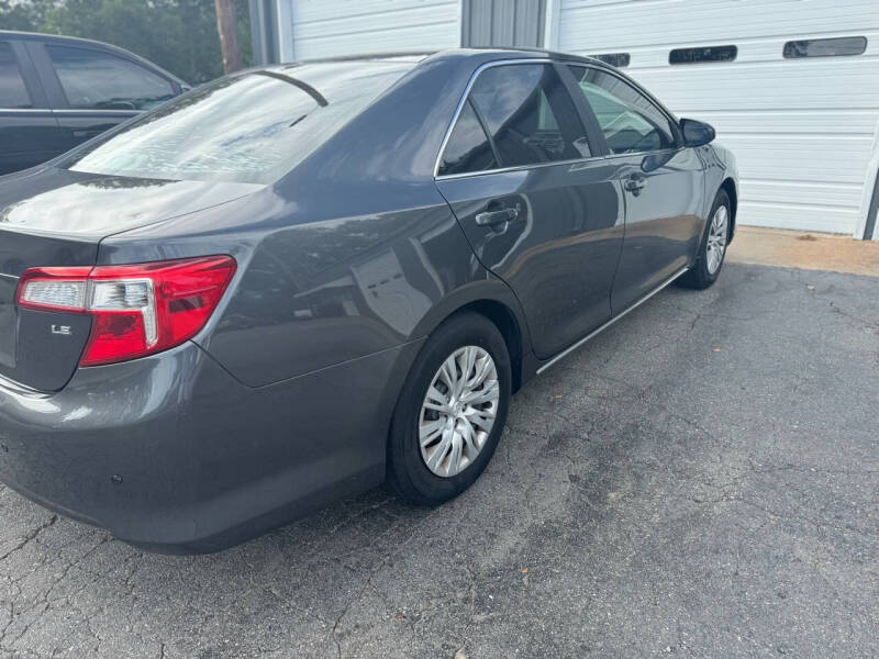 2012 Toyota Camry LE photo 2