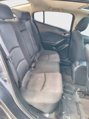 2016 Mazda MAZDA3 i Touring